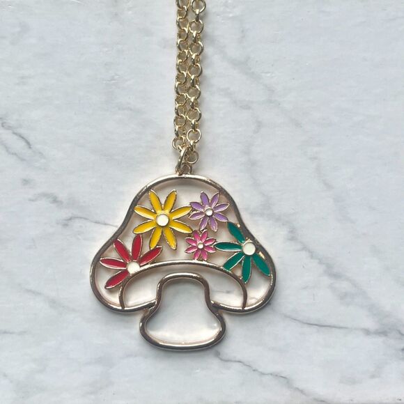 Big Gold Mushroom Pendant Necklace - Picture 3 of 3